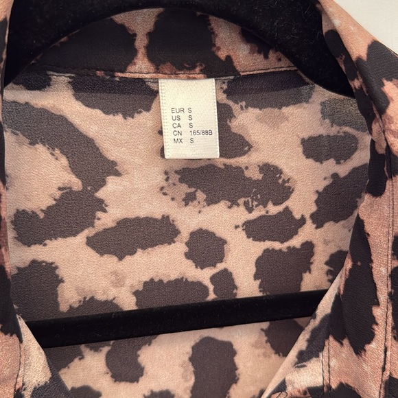 Leopard Print Button-Up Blouse - Picture 9 of 13